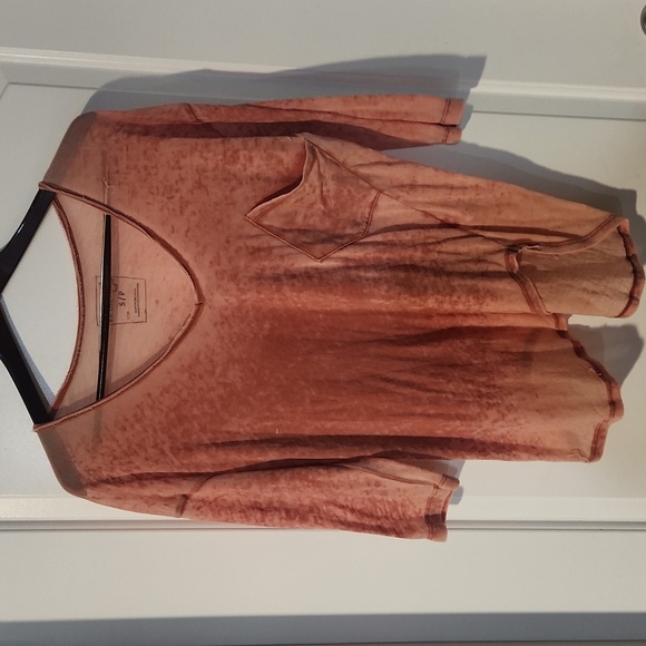 We the Free. Small. Sheer shirt - Picture 1 of 3